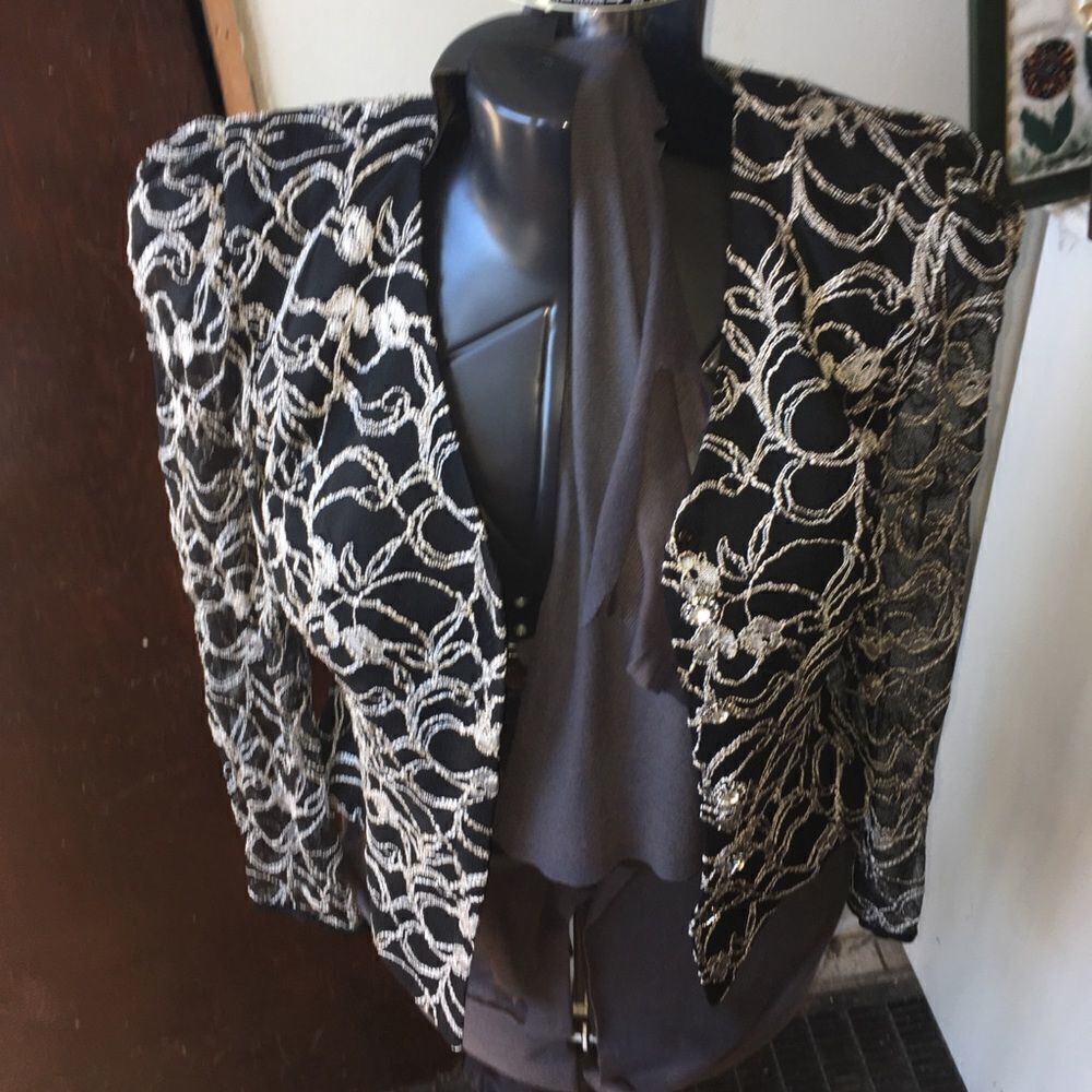Cachet by Bari Protas black with cream embroidered floral blazer